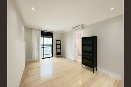 Apartamento para alugar com 243m², 3 quartos e 4 vagasFoto 01