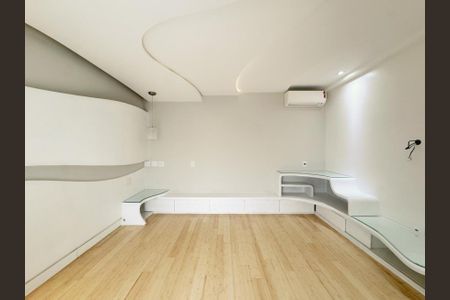 Apartamento para alugar com 243m², 3 quartos e 4 vagasFoto 01