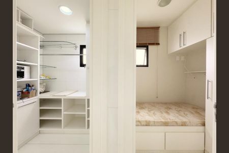 Apartamento para alugar com 243m², 3 quartos e 4 vagasFoto 01