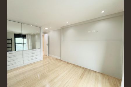 Apartamento para alugar com 243m², 3 quartos e 4 vagasFoto 01