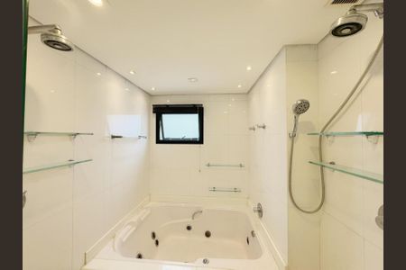 Apartamento para alugar com 243m², 3 quartos e 4 vagasFoto 01