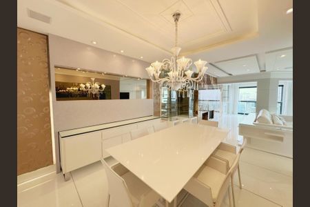Apartamento para alugar com 243m², 3 quartos e 4 vagasFoto 01