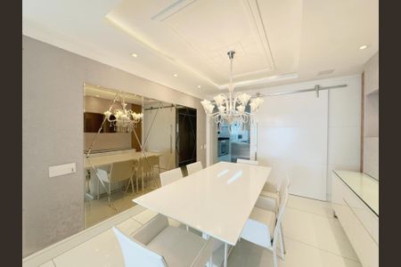 Apartamento para alugar com 243m², 3 quartos e 4 vagasFoto 01
