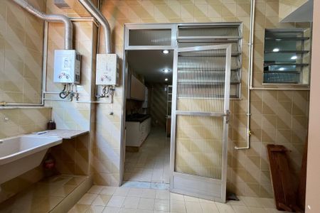 Apartamento para alugar com 137m², 2 quartos e 1 vagaÁrea de Serviço