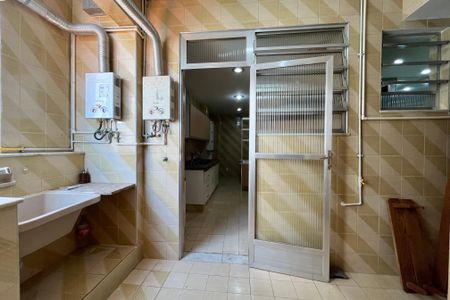 Apartamento para alugar com 137m², 2 quartos e 1 vagaÁrea de Serviço