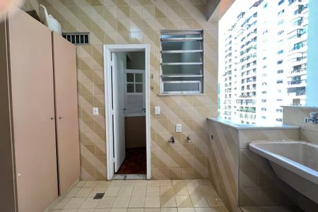 Apartamento para alugar com 137m², 2 quartos e 1 vagaÁrea de Serviço