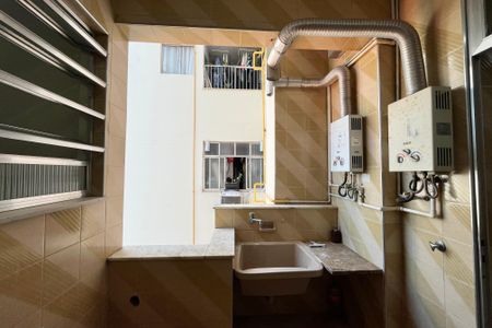 Apartamento para alugar com 137m², 2 quartos e 1 vagaÁrea de Serviço