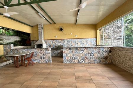 Apartamento para alugar com 137m², 2 quartos e 1 vagaÁrea comum - Salão de festas