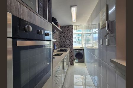 Apartamento à venda com 92m², 2 quartos e 2 vagas Apartamento à venda com 92m², 2 quartos e 2 vagasCozinha