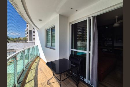 Apartamento à venda com 92m², 2 quartos e 2 vagas Apartamento à venda com 92m², 2 quartos e 2 vagasVaranda