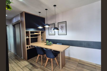 Apartamento à venda com 92m², 2 quartos e 2 vagas Apartamento à venda com 92m², 2 quartos e 2 vagasSala