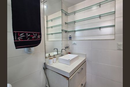 Apartamento à venda com 92m², 2 quartos e 2 vagas Apartamento à venda com 92m², 2 quartos e 2 vagasSuíte