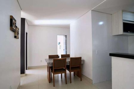 Casa à venda com 3 quartos, 217m² em Santa Efigênia, Belo Horizonte