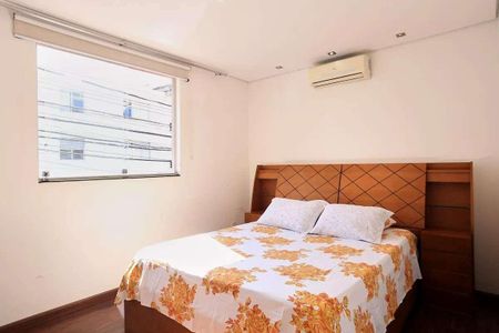 Casa à venda com 3 quartos, 217m² em Santa Efigênia, Belo Horizonte