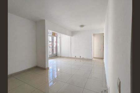 Apartamento à venda com 69m², 3 quartos e 1 vagaSala