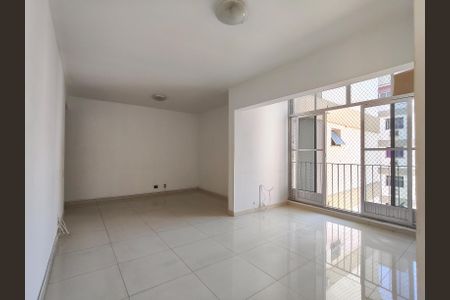 Apartamento à venda com 69m², 3 quartos e 1 vagaSala