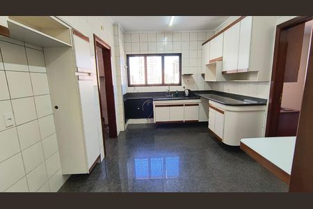 Apartamento para alugar com 4 quartos, 232m² em Santana, São Paulo