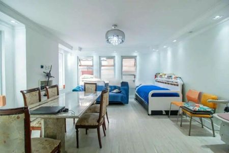 Casa à venda com 6 quartos, 200m² em Itaim Bibi, São Paulo