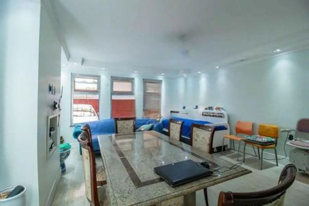 Casa à venda com 6 quartos, 200m² em Itaim Bibi, São Paulo