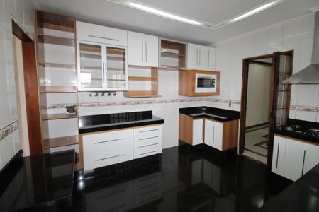 Casa para alugar com 167m², 3 quartos e 2 vagasCozinha