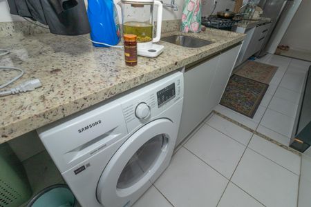 Apartamento à venda com 64m², 2 quartos e 1 vagaÁrea de Serviço