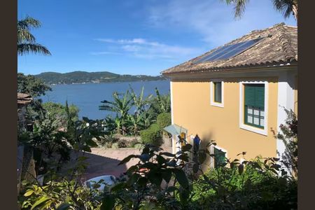 Casa de condomínio para alugar com 130m², 3 quartos e 2 vagas