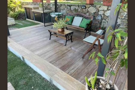 Casa de condomínio para alugar com 130m², 3 quartos e 2 vagas