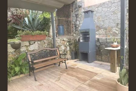 Casa de condomínio para alugar com 130m², 3 quartos e 2 vagas