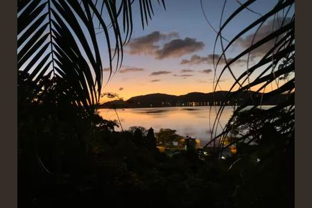 Casa de condomínio para alugar com 130m², 3 quartos e 2 vagas