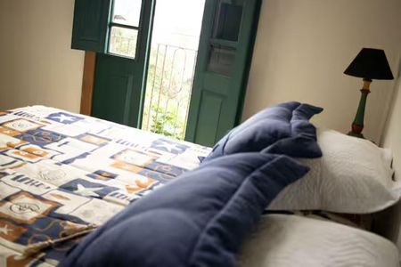 Casa de condomínio para alugar com 130m², 3 quartos e 2 vagas