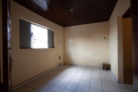 Casa para alugar com 30m², 1 quarto e sem vaga