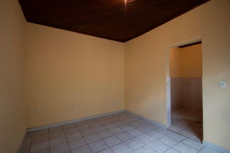 Casa para alugar com 35m², 1 quarto e sem vaga Casa para alugar com 35m², 1 quarto e sem vagaSala / Quarto