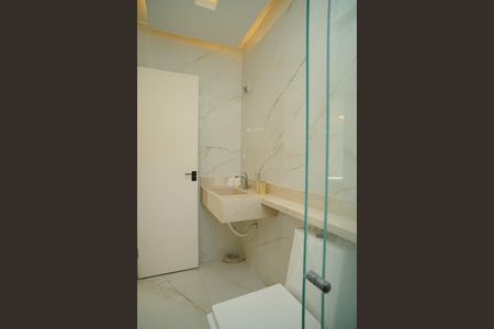 Casa de condomínio para alugar com 360m², 3 quartos e 5 vagas Casa de condomínio para alugar com 360m², 3 quartos e 5 vagasBanheiro do Quarto 3