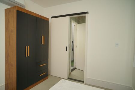 Casa de condomínio para alugar com 360m², 3 quartos e 5 vagas Casa de condomínio para alugar com 360m², 3 quartos e 5 vagasQuarto 1