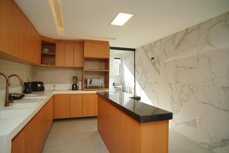 Casa de condomínio para alugar com 360m², 3 quartos e 5 vagas Casa de condomínio para alugar com 360m², 3 quartos e 5 vagasCozinha