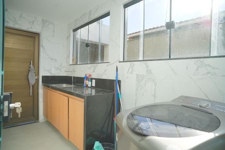 Casa de condomínio para alugar com 360m², 3 quartos e 5 vagas Casa de condomínio para alugar com 360m², 3 quartos e 5 vagasÁrea de Serviço