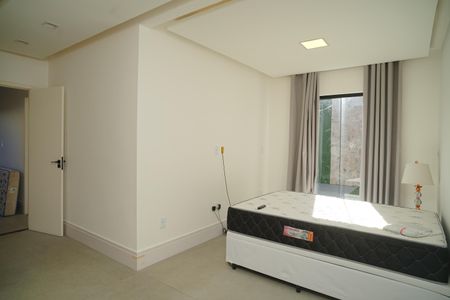 Casa de condomínio para alugar com 360m², 3 quartos e 5 vagas Casa de condomínio para alugar com 360m², 3 quartos e 5 vagasQuarto 3
