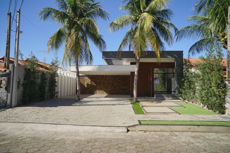 Fachada de casa de condomínio para alugar com 3 quartos, 360m² em Ponta Grossa, Maricá