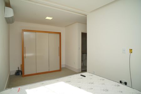 Casa de condomínio para alugar com 360m², 3 quartos e 5 vagas Casa de condomínio para alugar com 360m², 3 quartos e 5 vagasQuarto 3