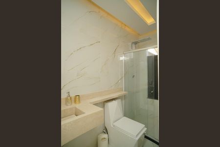 Casa de condomínio para alugar com 360m², 3 quartos e 5 vagas Casa de condomínio para alugar com 360m², 3 quartos e 5 vagasBanheiro do Quarto 3
