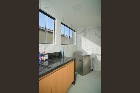 Casa de condomínio para alugar com 360m², 3 quartos e 5 vagas Casa de condomínio para alugar com 360m², 3 quartos e 5 vagasÁrea de Serviço