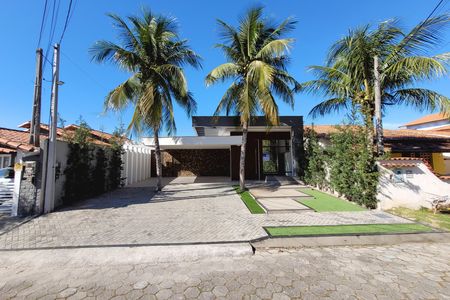 Casa de condomínio para alugar com 360m², 3 quartos e 5 vagas Casa de condomínio para alugar com 360m², 3 quartos e 5 vagasFachada