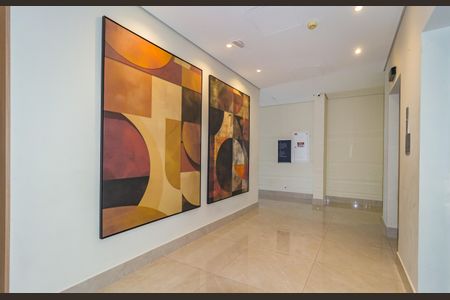 Apartamento à venda com 82m², 2 quartos e 2 vagasHall social