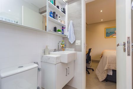 Apartamento à venda com 82m², 2 quartos e 2 vagasBanheiro - Suíte
