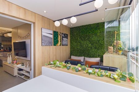 Apartamento à venda com 82m², 2 quartos e 2 vagasVaranda