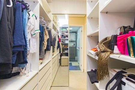 Apartamento à venda com 82m², 2 quartos e 2 vagasCloset - Suíte