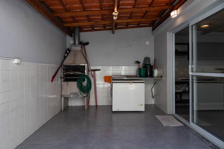 Casa à venda com 185m², 3 quartos e 2 vagasQuintal