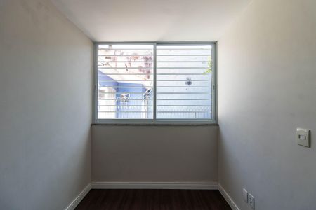 Casa à venda com 185m², 3 quartos e 2 vagasCorredor