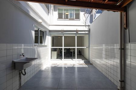 Casa à venda com 185m², 3 quartos e 2 vagasQuintal