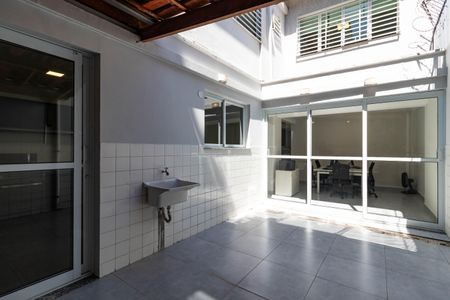 Casa à venda com 185m², 3 quartos e 2 vagasQuintal
